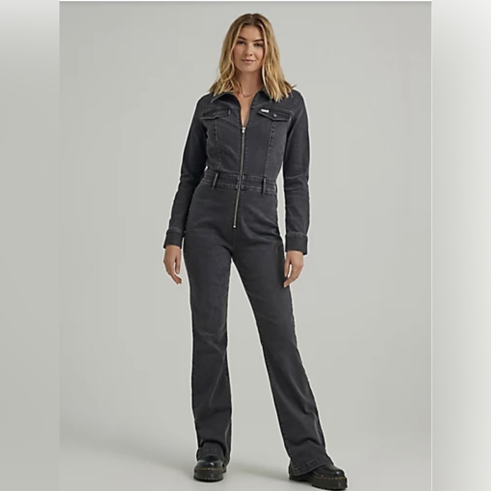 Wrangler Womens Denim Catsuit:XS
Color: Mars Black